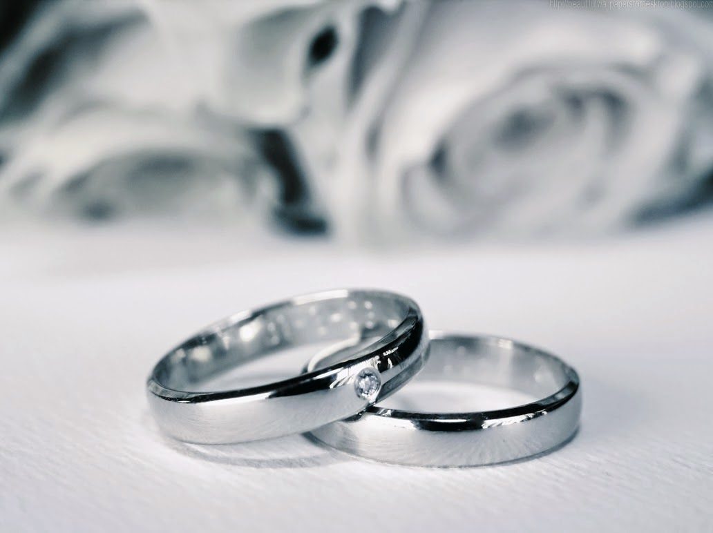 Silver Wedding Rings Background - HD Wallpaper 