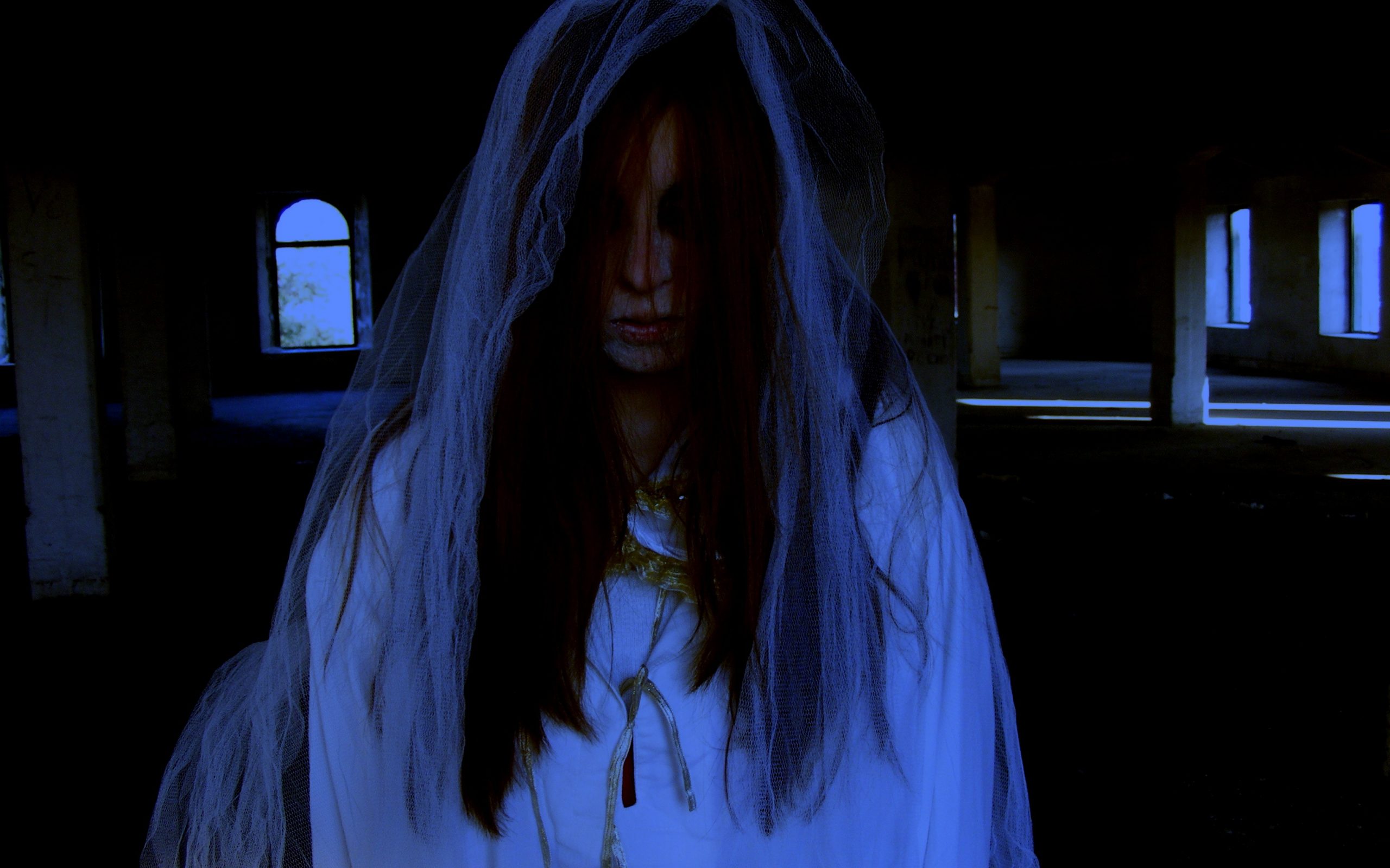 Bloody Mary Queen Mirror - HD Wallpaper 