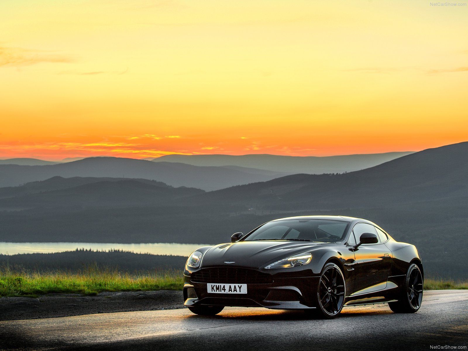 Aston Martin Wallpapers Desktop Px - HD Wallpaper 