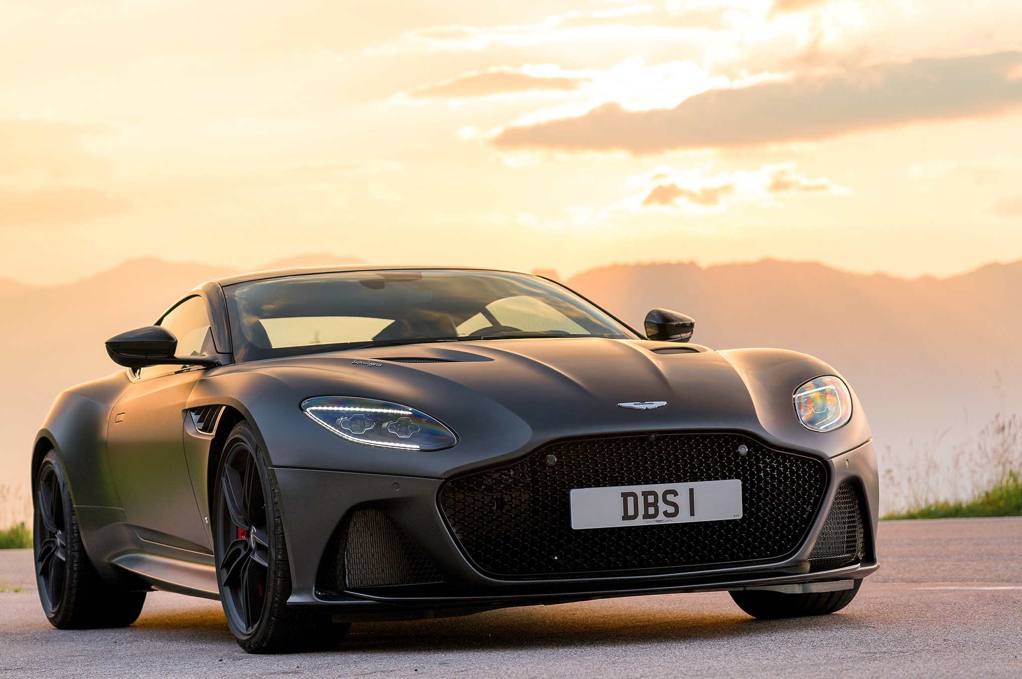 Aston Martin Dbs Superleggera 2019 Price - HD Wallpaper 