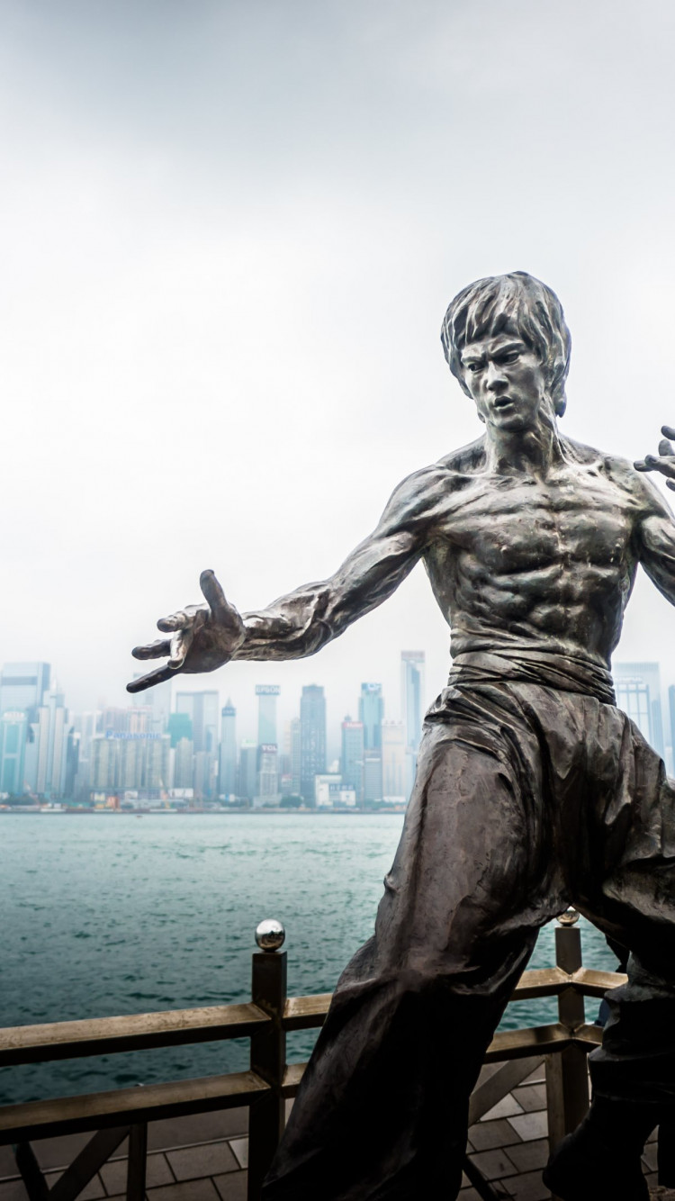 Bruce Lee Statue From Hong Kong Wallpaper - Bruce Lee Statue - HD Wallpaper 