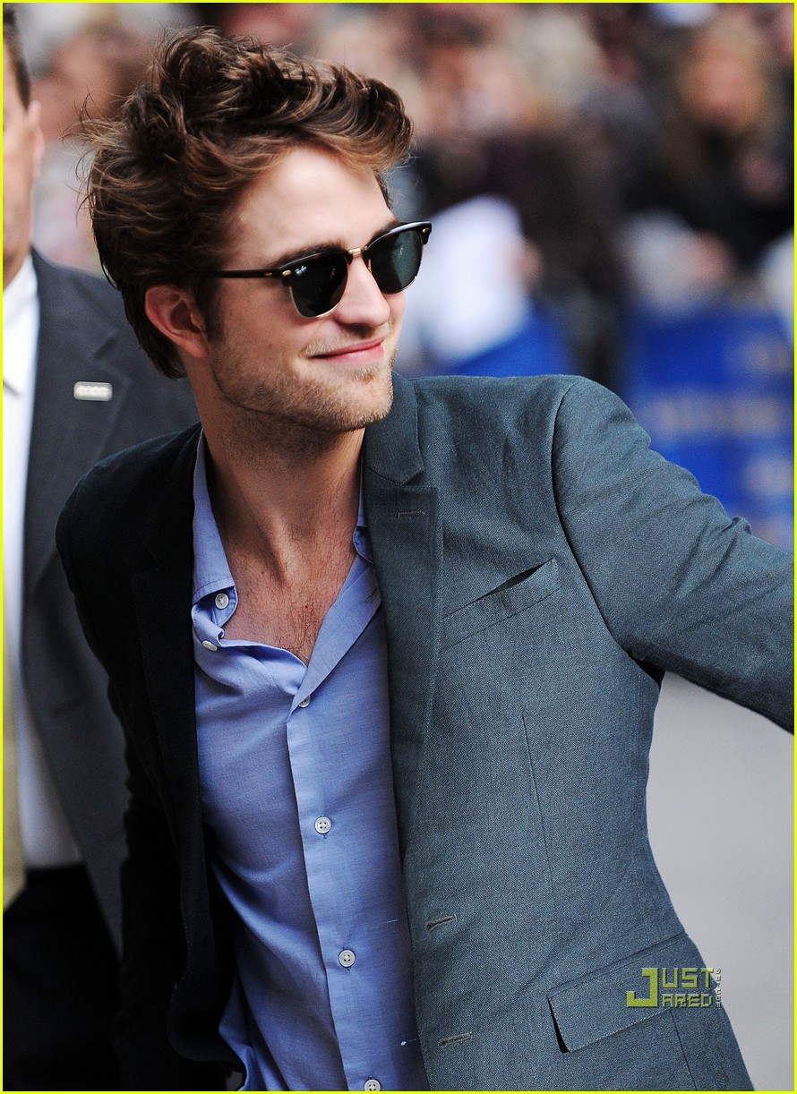 Robert Pattinson Swine Flu - Sunglasses For Men 2017 Fashion - HD Wallpaper 