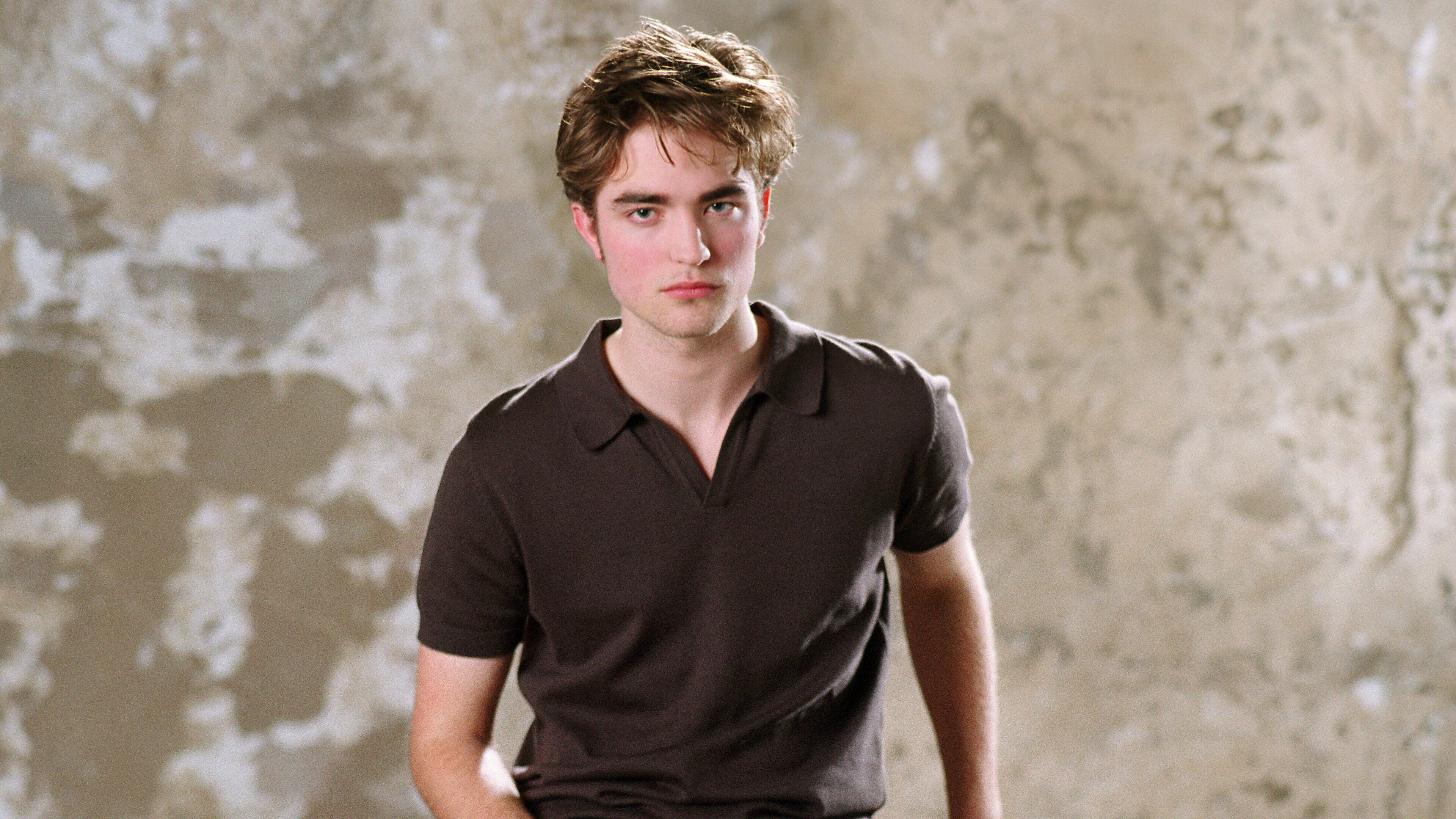 English Actor Robert Pattinson Actors Hd Wallpapers - Twilight Robert Pattinson Young - HD Wallpaper 