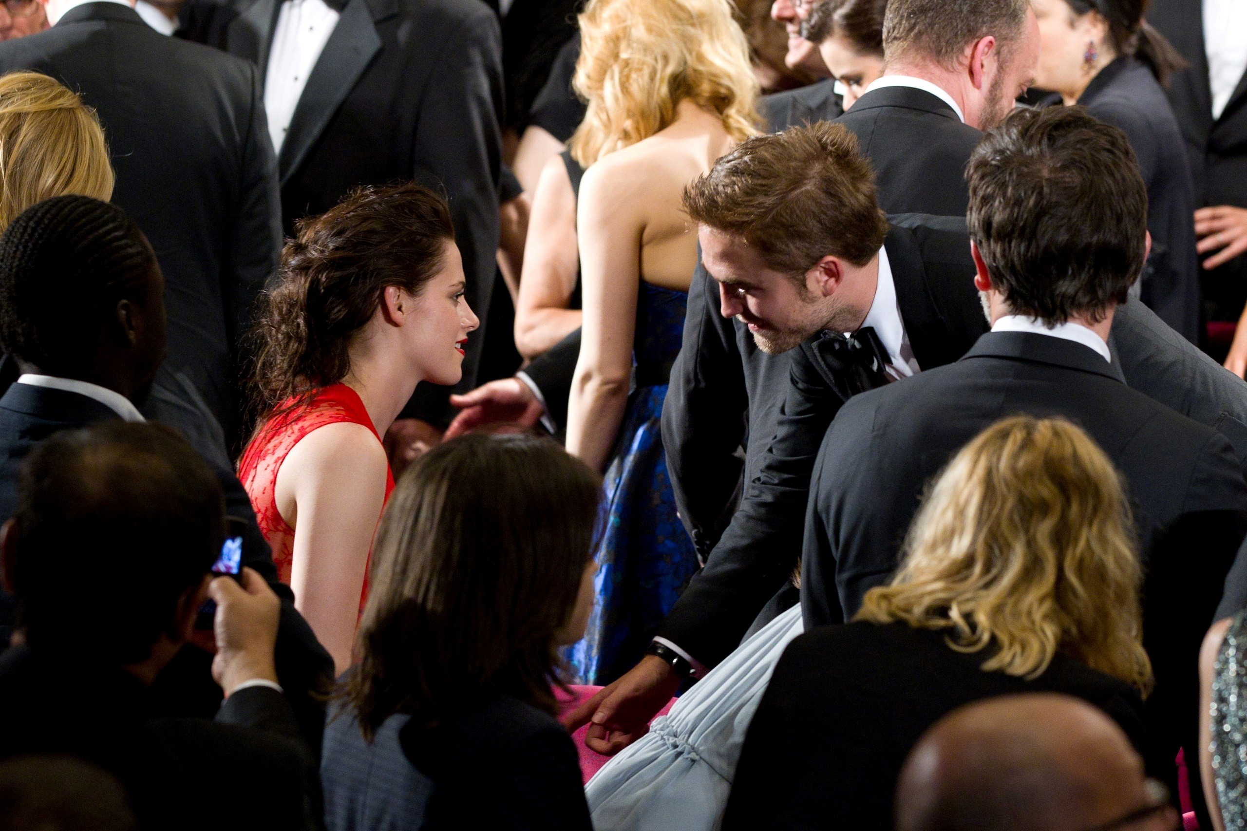 Kristen Stewart And Robert Pattinson - Kristen Stewart Robert Pattinson Cannes Cosmopolis - HD Wallpaper 