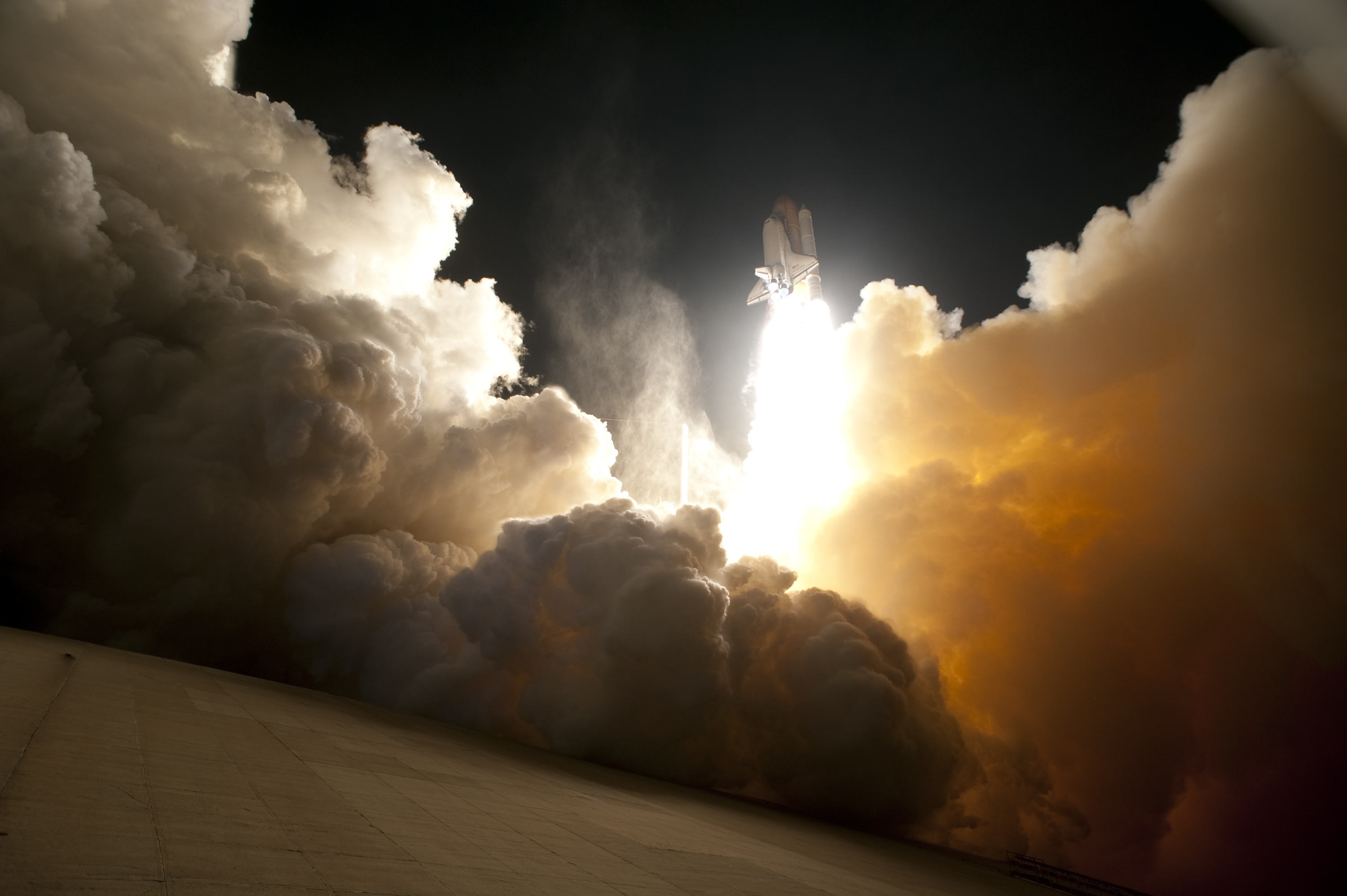 Shuttle - Night Launch - HD Wallpaper 