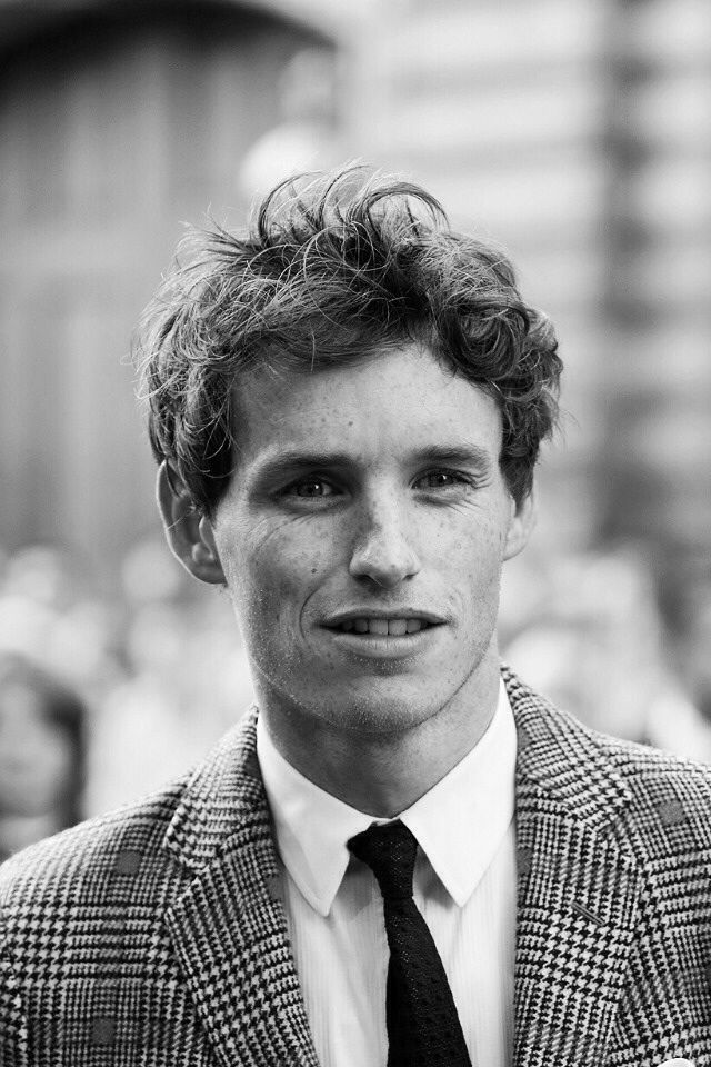 Eddie Redmayne Wallpaper Iphone - 640x960 Wallpaper - teahub.io