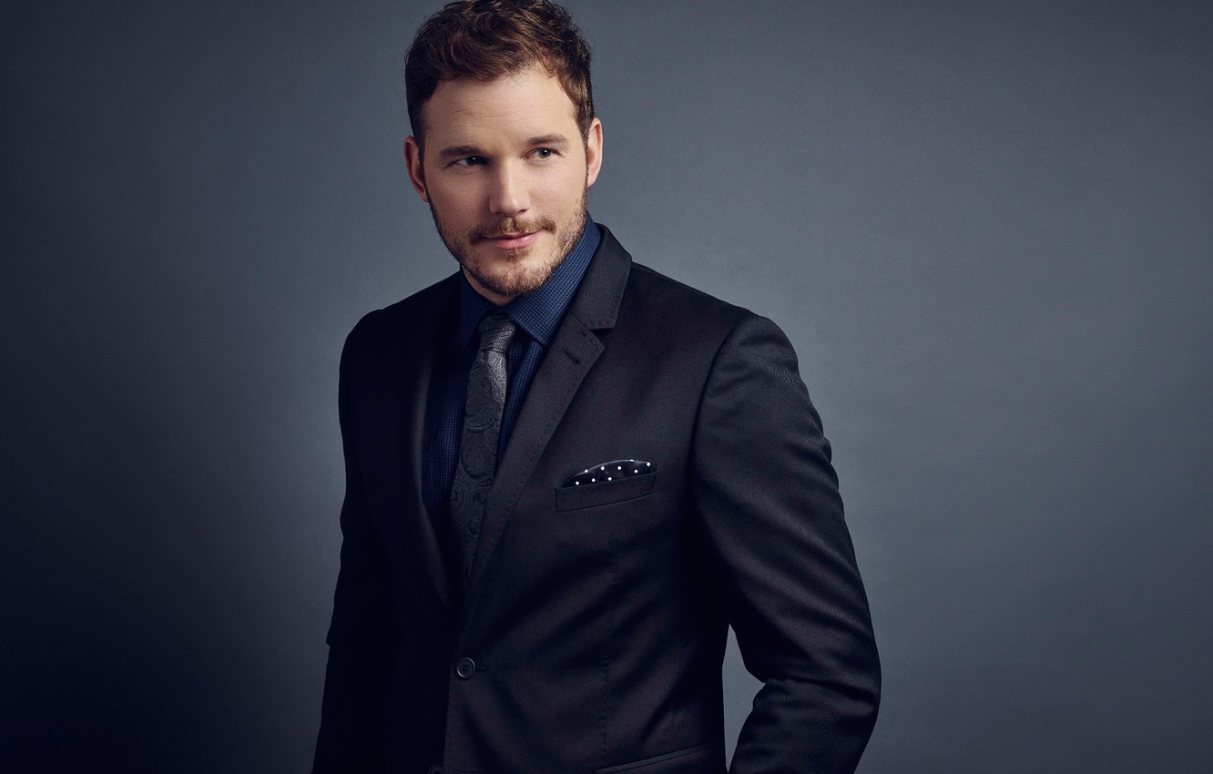 Photo Wallpaper Look, Costume, Actor, Male, Chris Pratt - Chris Pratt In A Suit - HD Wallpaper 