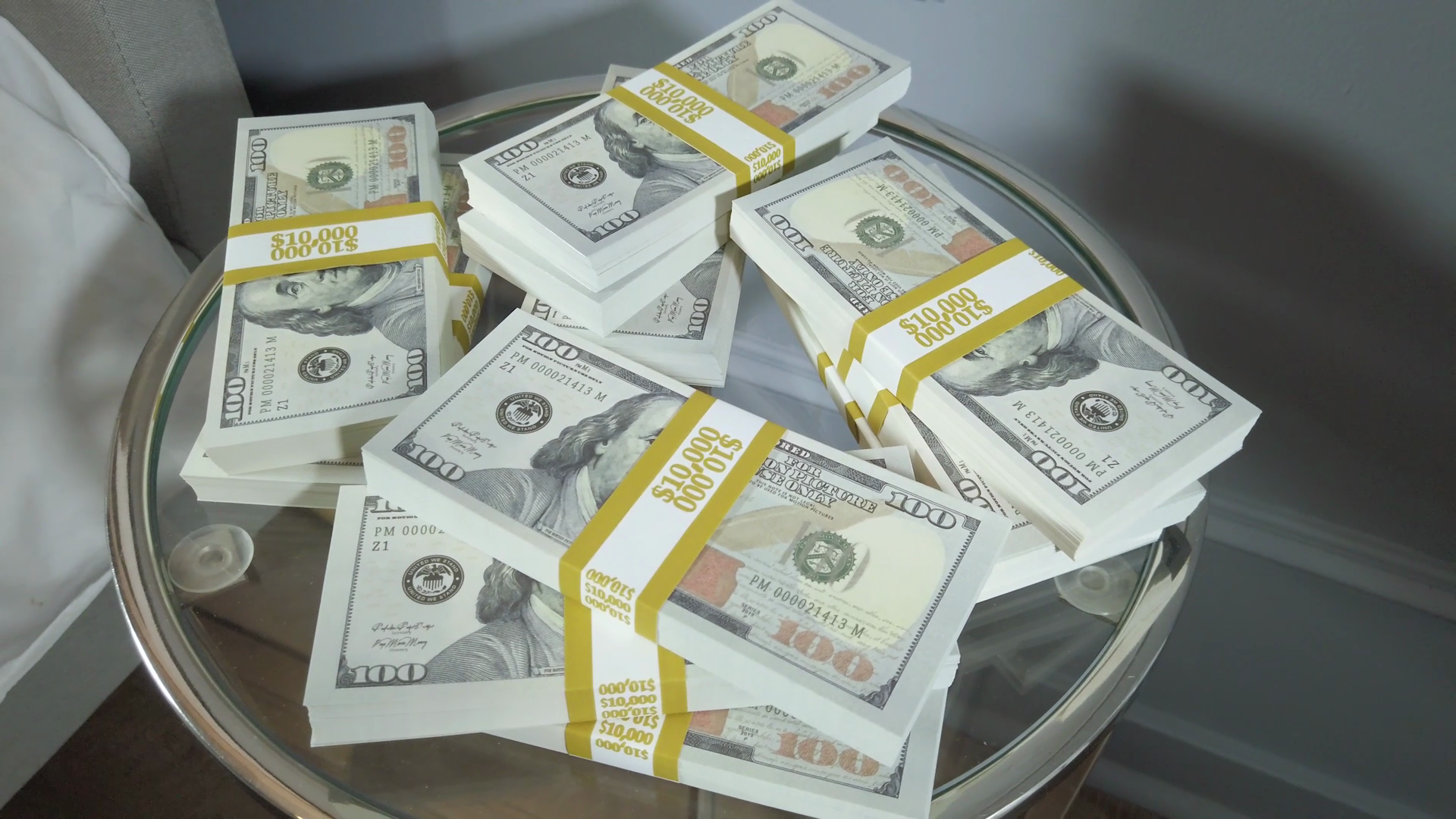 Stacks Of Money Wallpaper - HD Wallpaper 