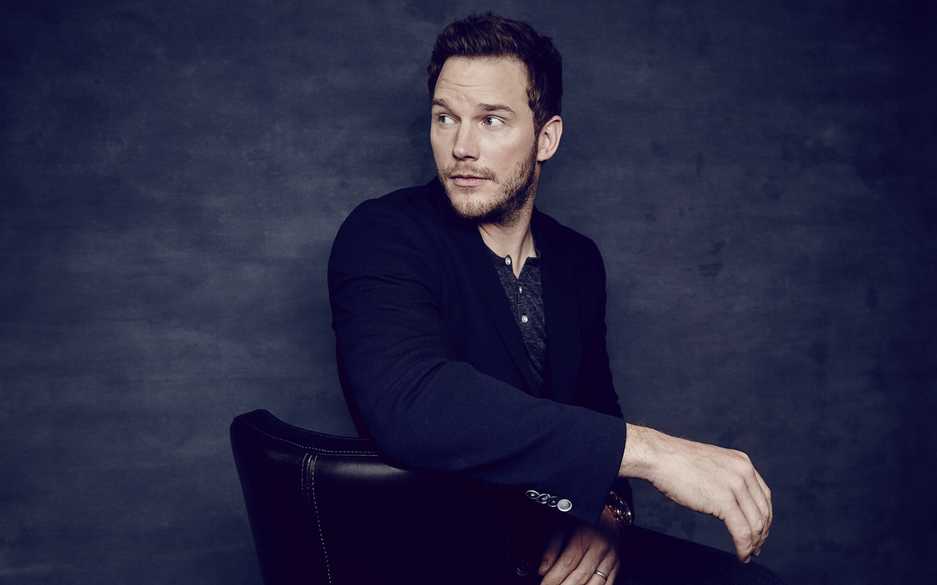 Chris Pratt, Photoshoot, Portrait, Black Male Costume, - Chris Pratt Photoshoot 2018 - HD Wallpaper 