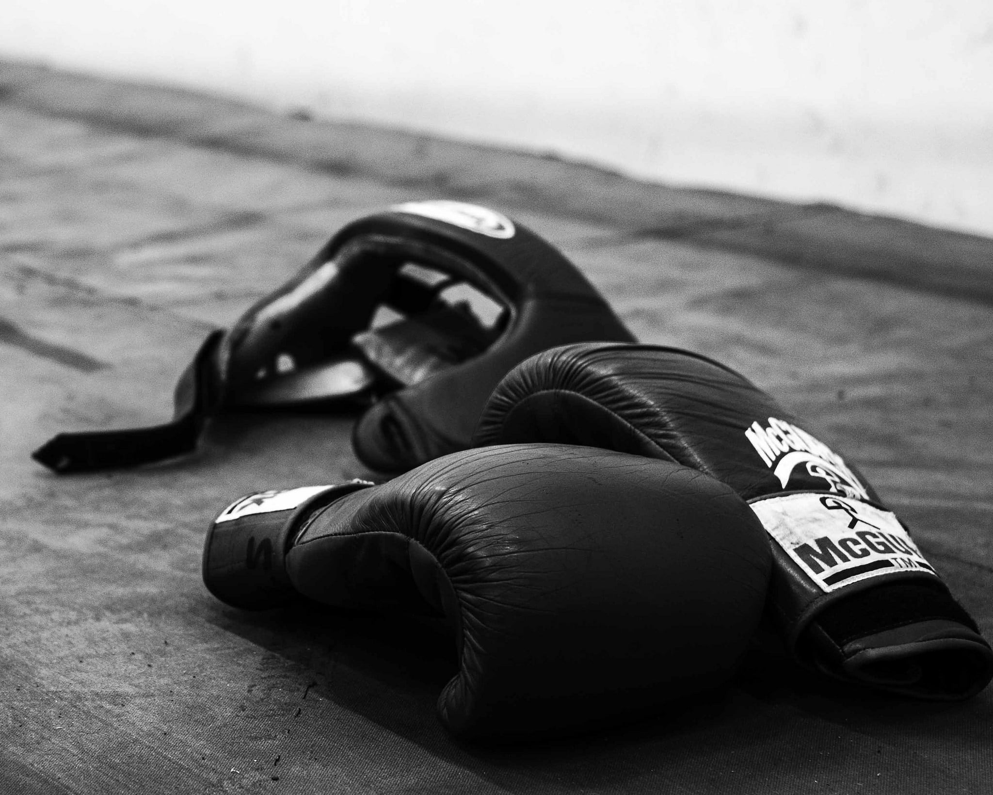 Boxing Gloves - HD Wallpaper 
