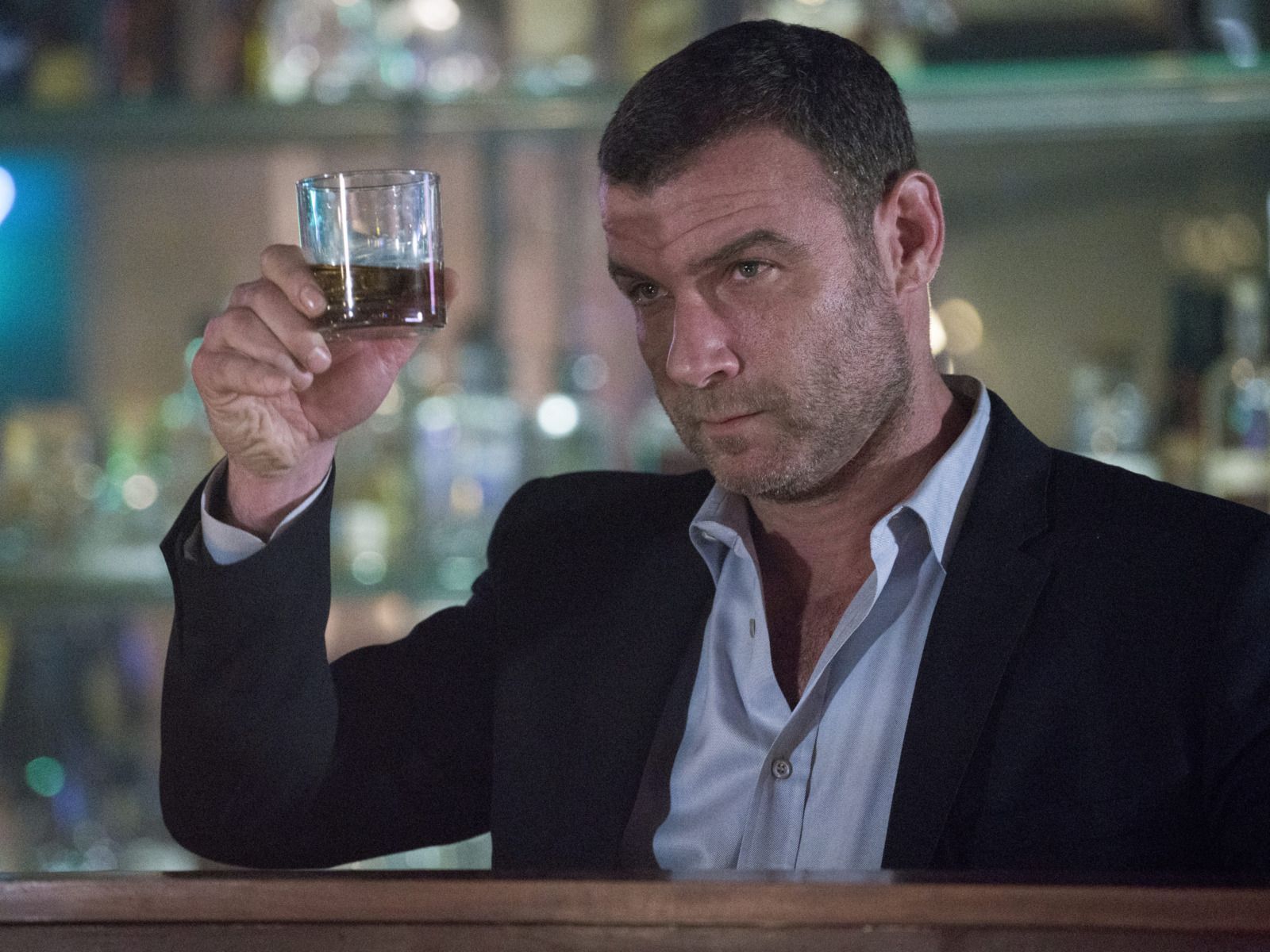 Ray Donovan Saison 7 - HD Wallpaper 