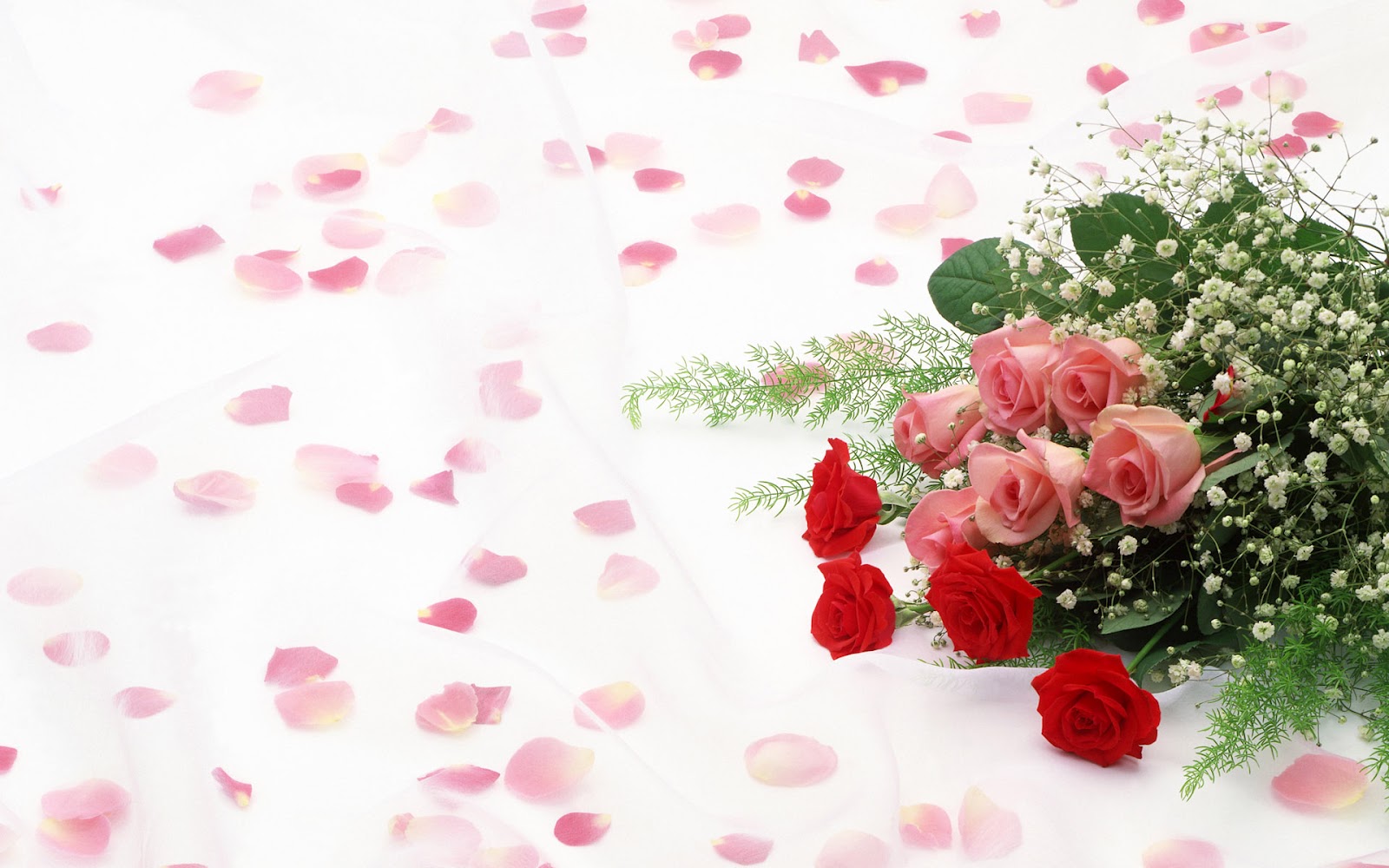 Rozen Wallpaper Met Een Boeket Rode En Roze Rozen Op - Background Red Rose Flower - HD Wallpaper 