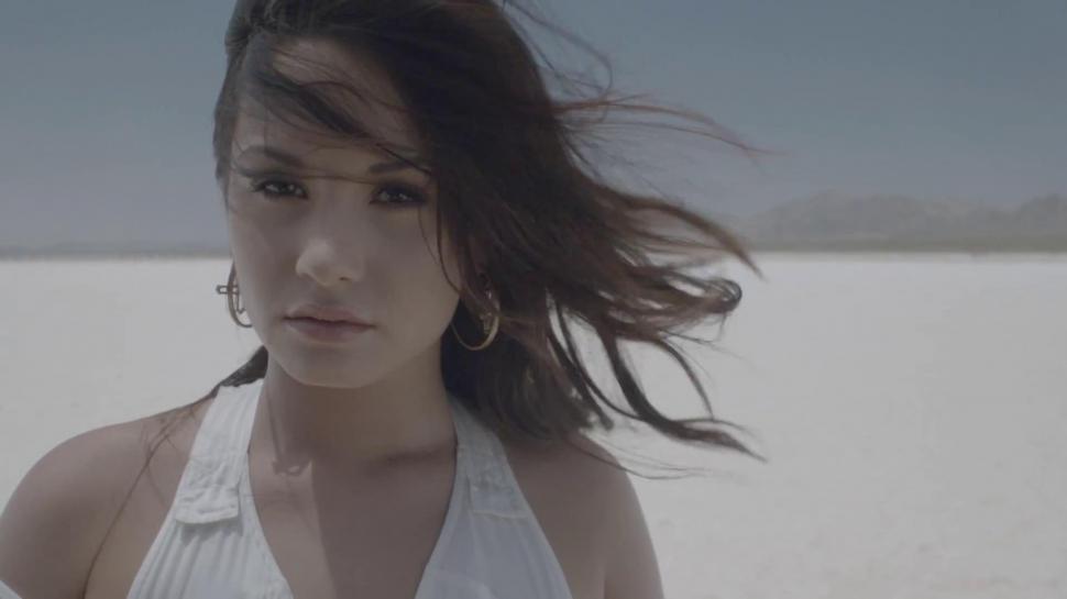 Demi Lovato Skyscraper Full Wallpaper,demi Lovato Hd - Demi Lovato Music Video Skyscraper - HD Wallpaper 