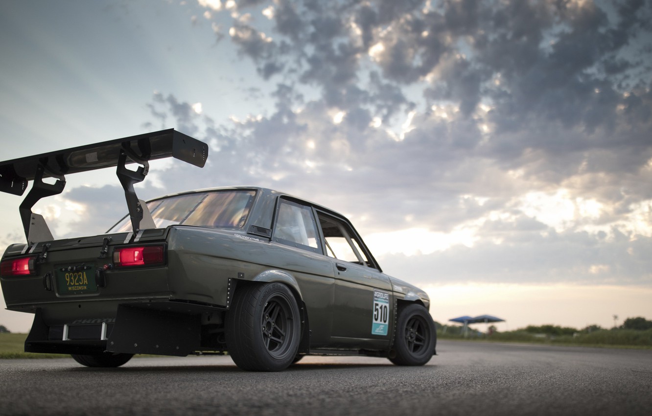 Photo Wallpaper Nissan, Nissan, Datsun, Datsun - Classic Car - HD Wallpaper 