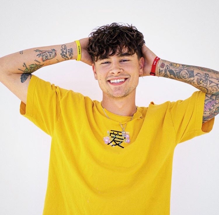 Perfect Smile - Kian Lawley 2019 - 750x736 Wallpaper - teahub.io