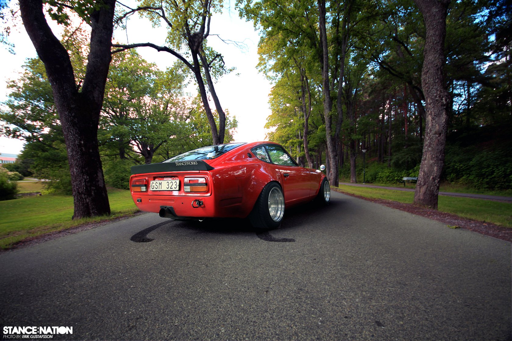 Datsun 240z Tuning Custom Nissan - Datsun 240z Stance - HD Wallpaper 