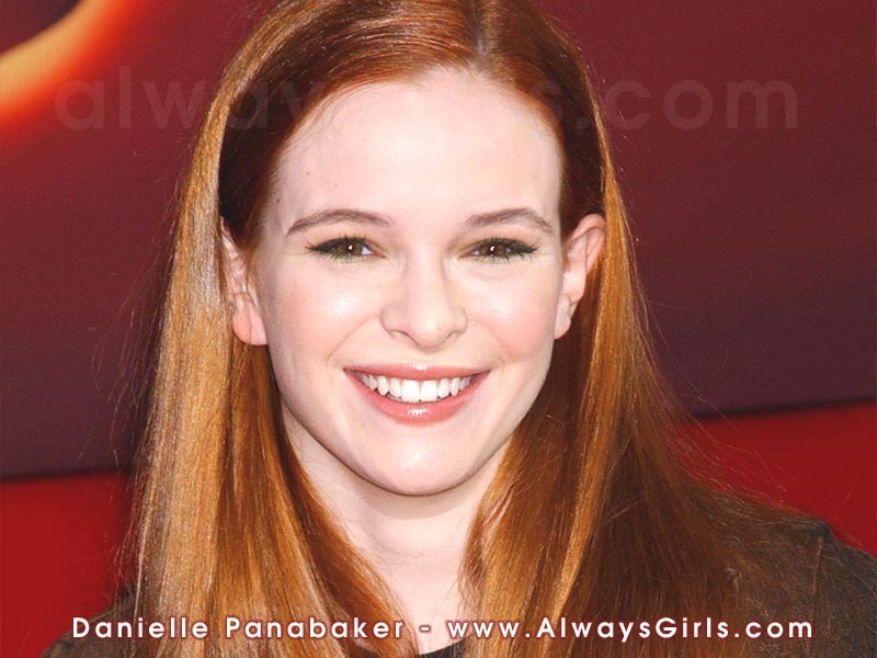 Danielle - Danielle Panabaker - HD Wallpaper 