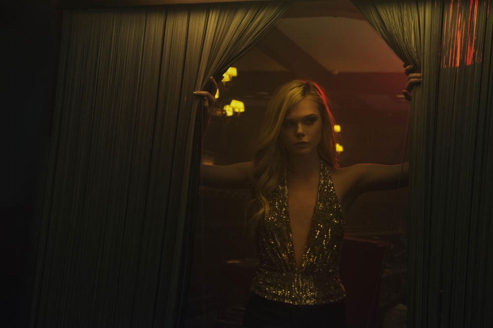 Elle Fanning Neon Demon Gif - HD Wallpaper 