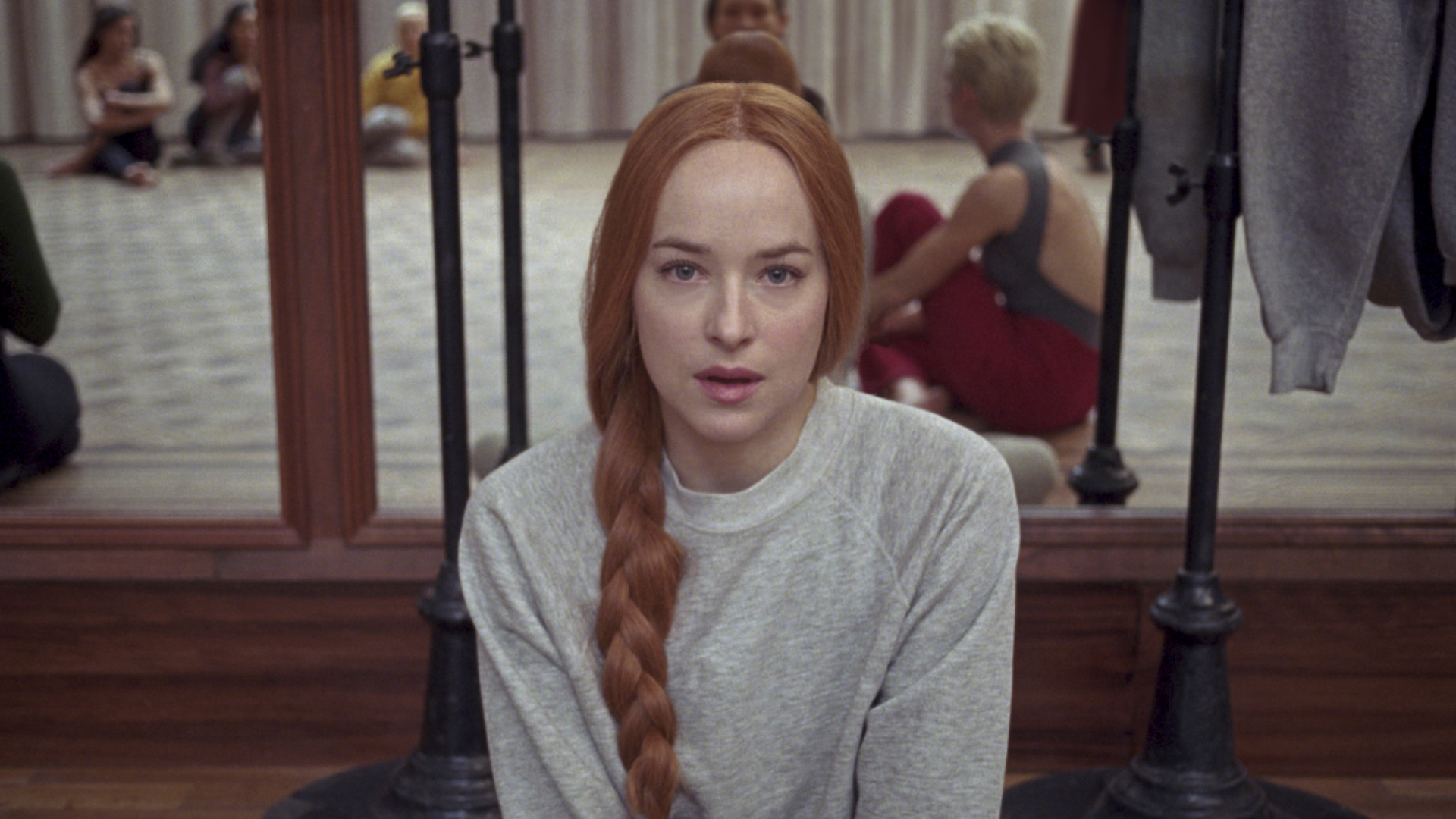 Dakota Johnson Suspiria 2018 - HD Wallpaper 