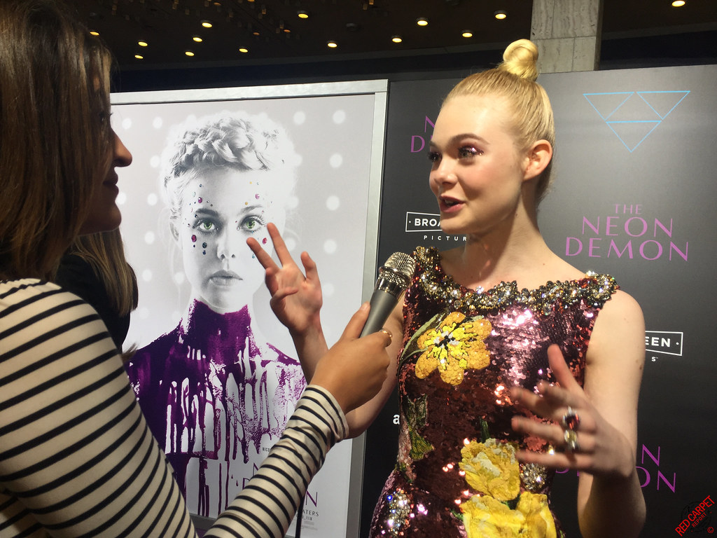 Costume Party - HD Wallpaper 