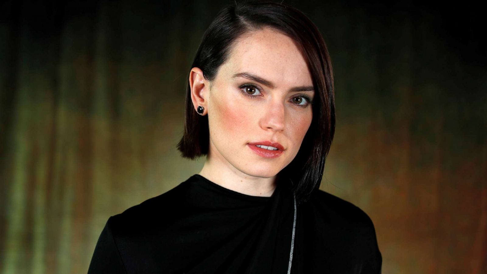 Daisy Ridley - HD Wallpaper 