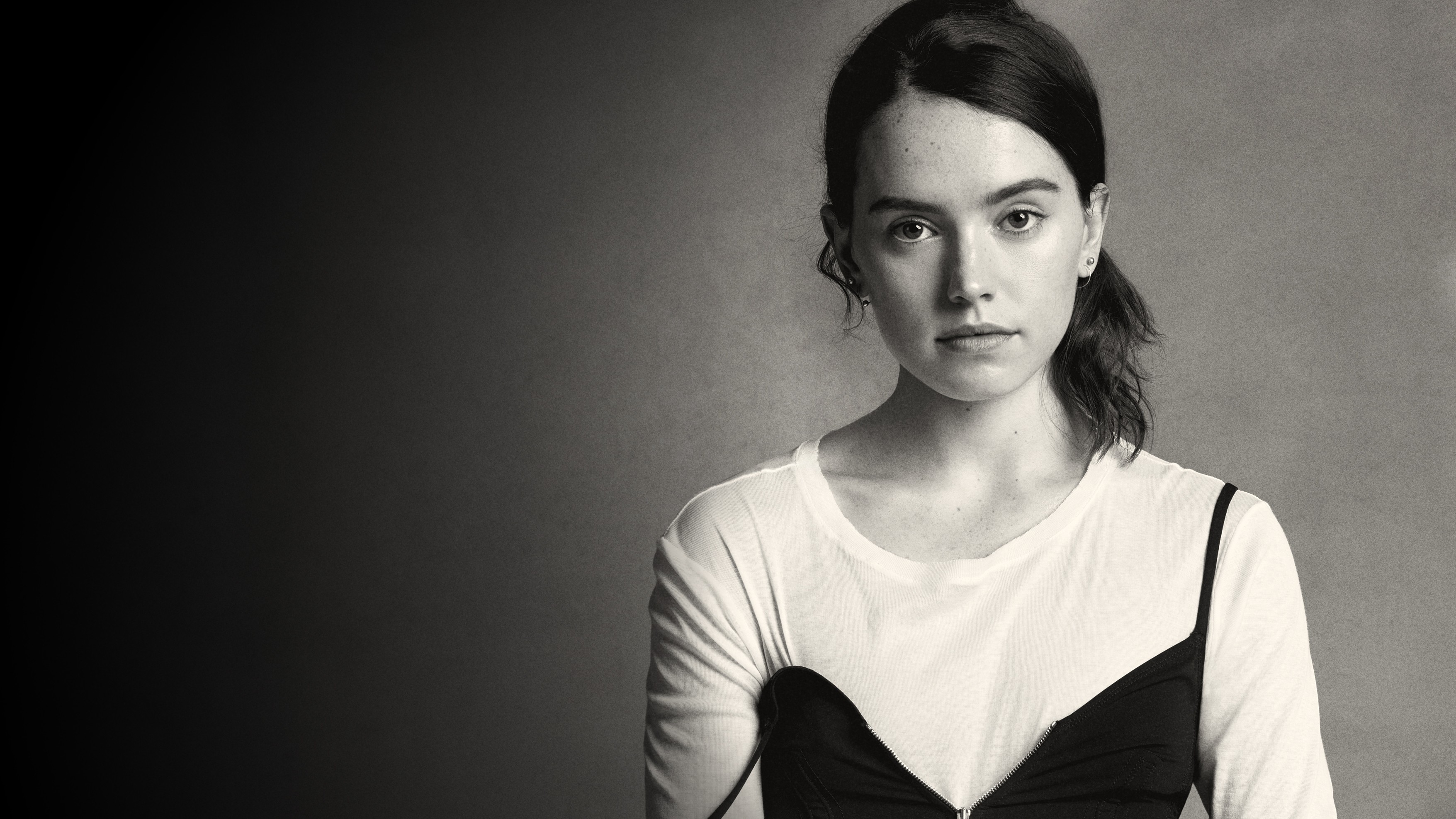 Beautiful Daisy Ridley - HD Wallpaper 