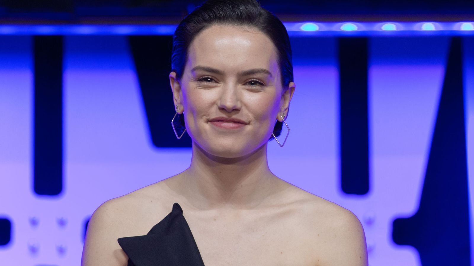 Star Wars Actress Daisy Ridley - Daisy Ridley - HD Wallpaper 