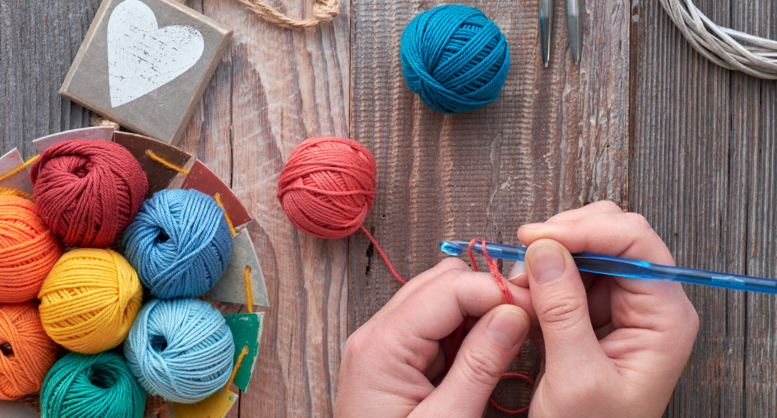Crochet Hands With Yarn - Knitting Needle Lane - HD Wallpaper 