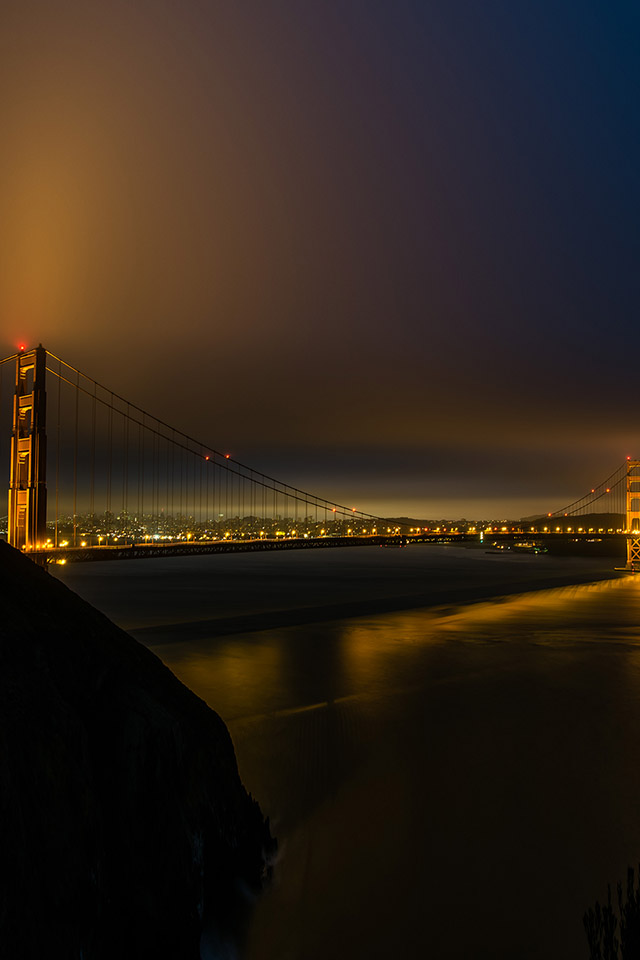 Overcast And Foggy Golden Gate Bridge - California At Night Iphone - HD Wallpaper 