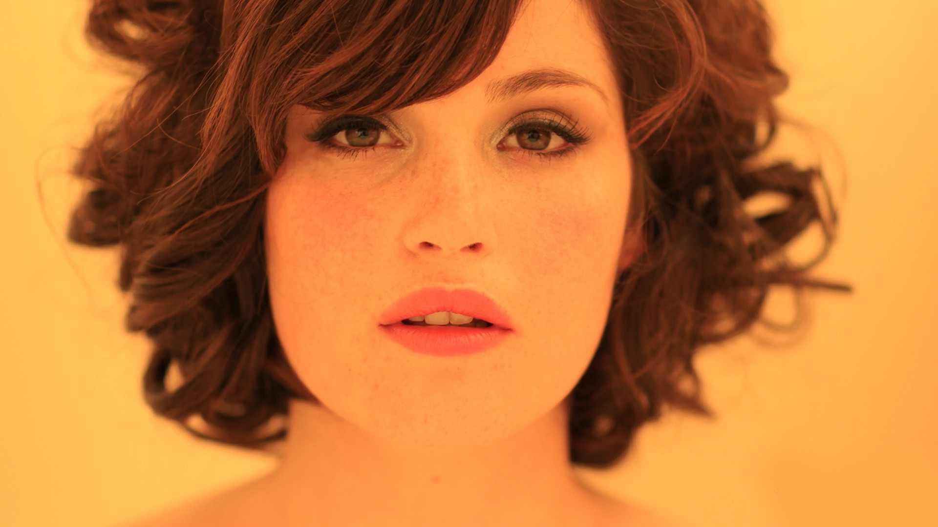 Gemma Arterton Wallpaper - Gemma Arterton - HD Wallpaper 