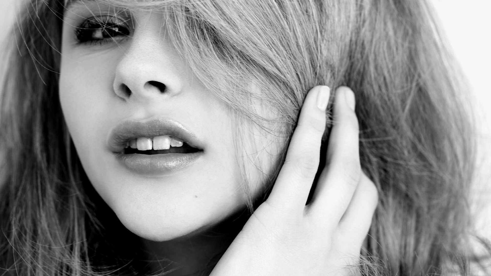 Chloe Moretz Wallpaper Hd - HD Wallpaper 