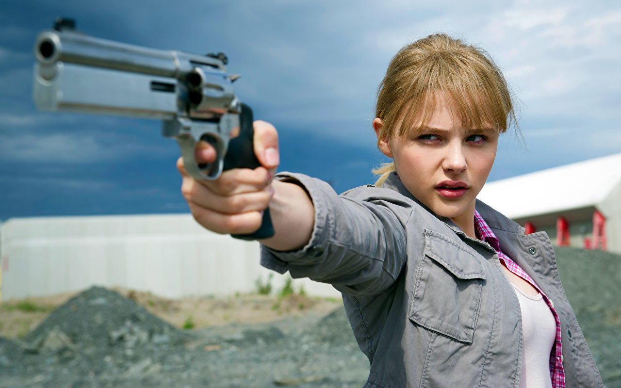 Chloe Grace Moretz Action - HD Wallpaper 