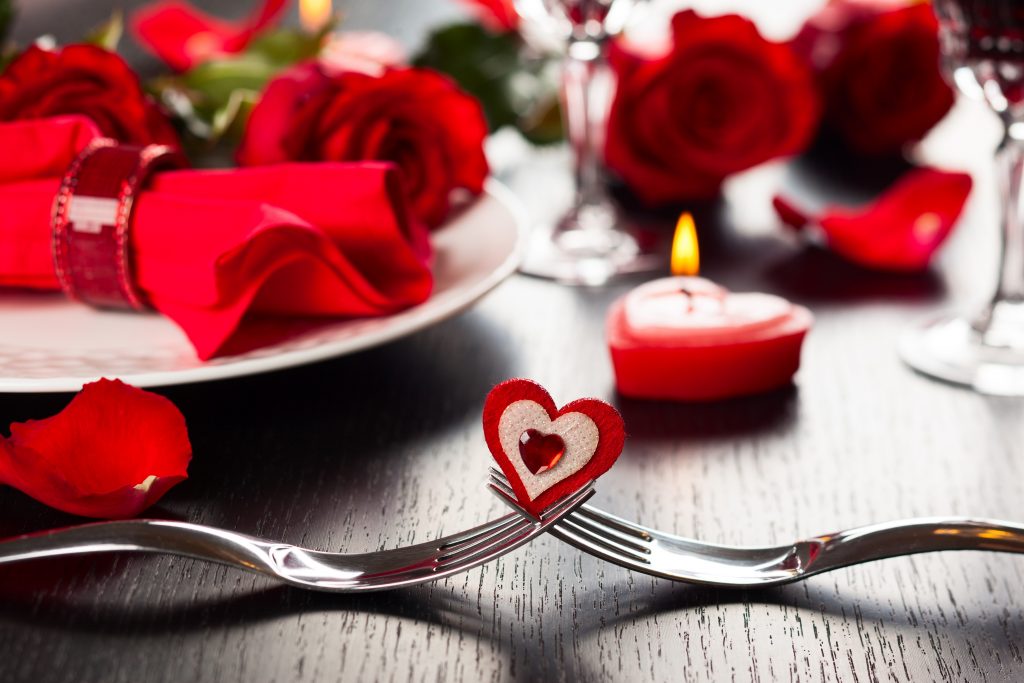Flowers Heart Valentines Red Roses Love 5k Wallpaper - Valentine's Day At Restaurants - HD Wallpaper 