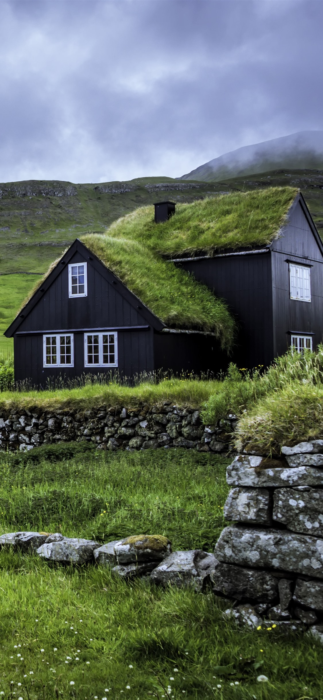 Iphone Wallpaper Faroe Islands, Houses, Green Grass, - Faroe Islands Turf House - HD Wallpaper 