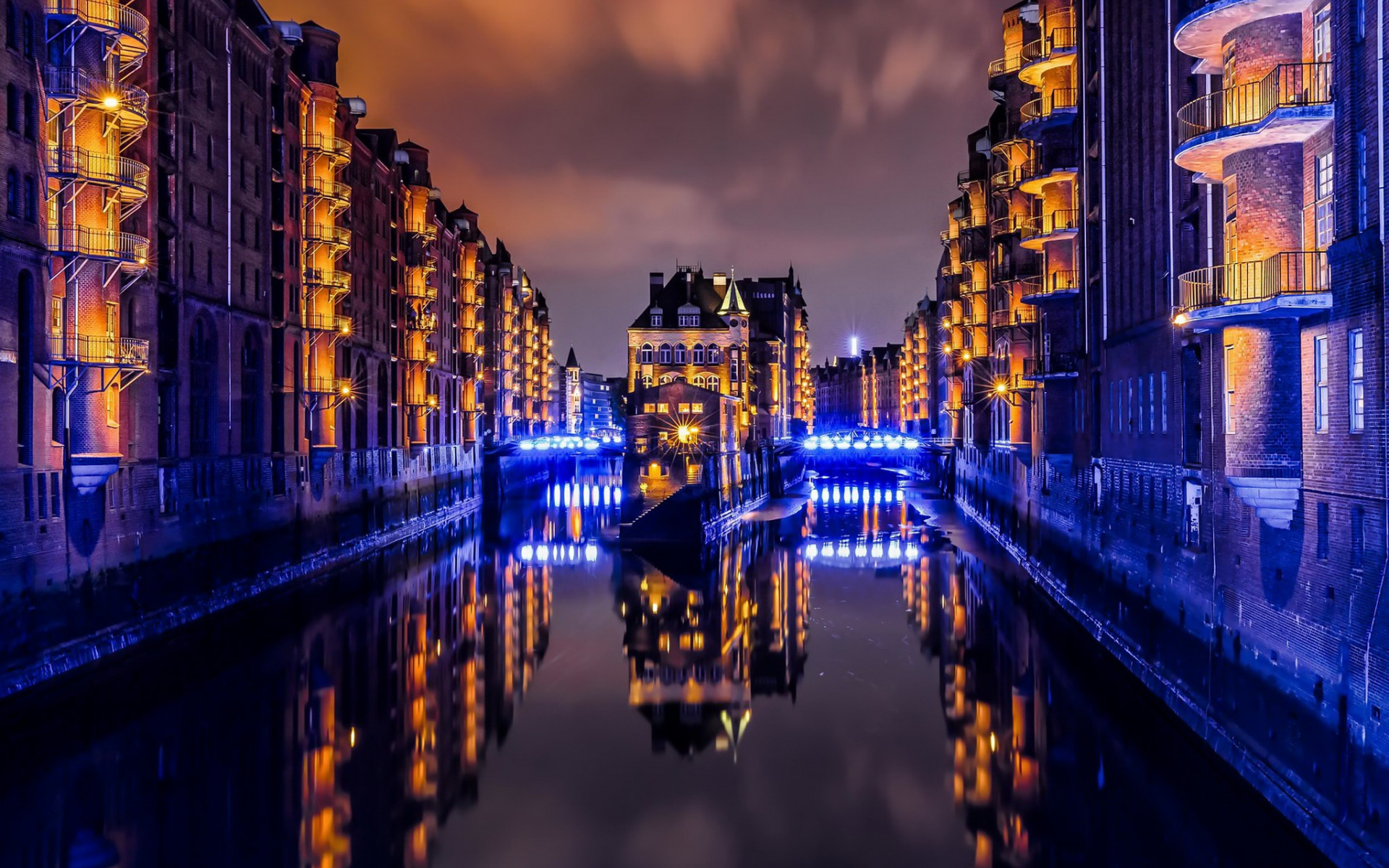 Hamburg, Wasserschloss, Speicherstadt, Evening, Night, - Hamburg - HD Wallpaper 