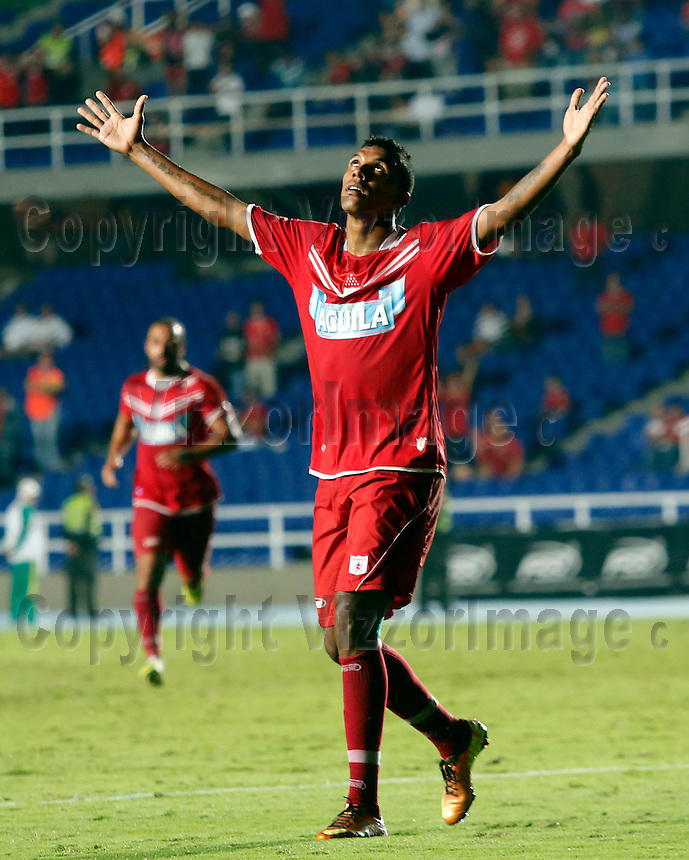 Cali Colombia 18 11 - Kick Up A Soccer Ball - HD Wallpaper 