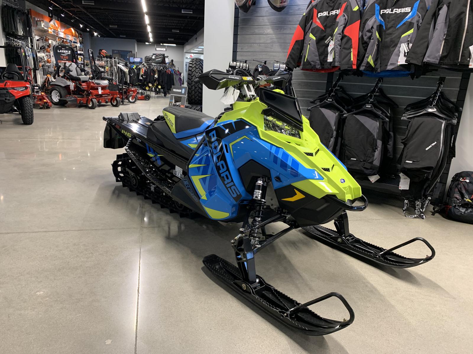 Snowmobile - HD Wallpaper 