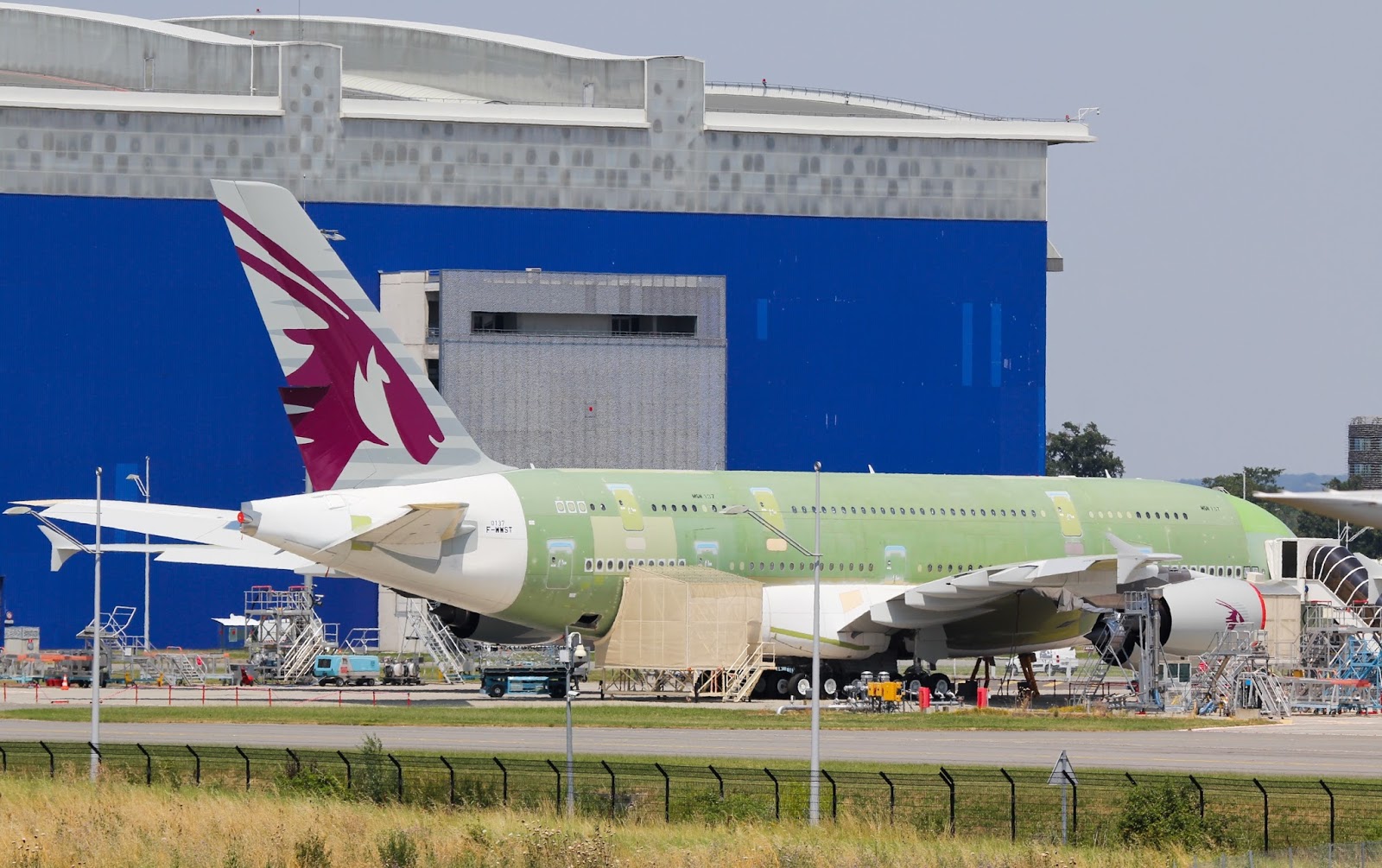 Qatar Airways Airbus A380-800 The First Livery - Airbus A380 - HD Wallpaper 