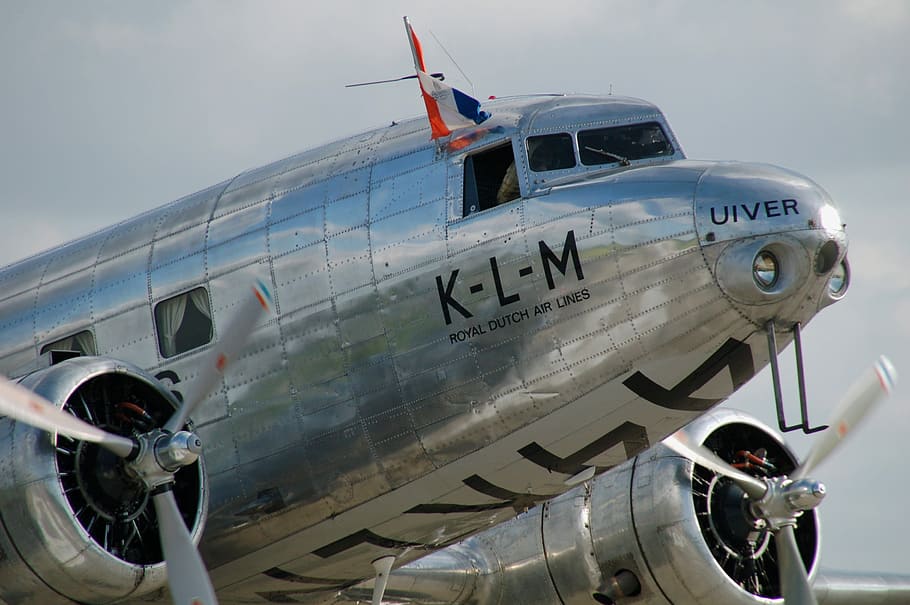Silver Klm Plane, Transport, Aircraft, Uiver, Airshow, - Avion De Transport A Helice - HD Wallpaper 