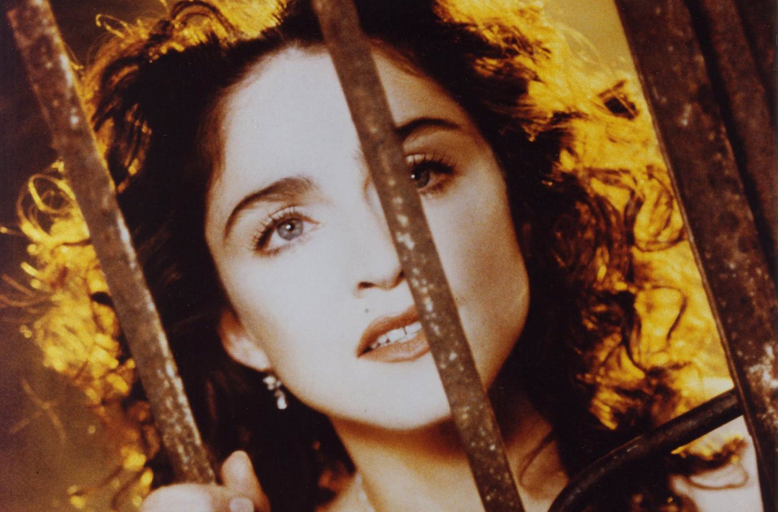 Madonna Like A Prayer Clipe 1588x1047 Wallpaper teahub.io