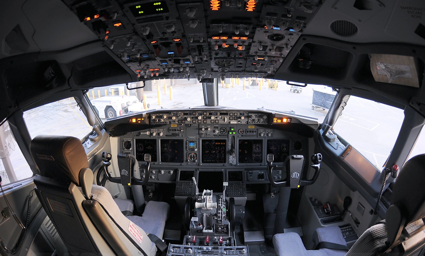 Boeing 737 900 Cockpit, B737 900 Cockpit - Boeing 737 800 Cockpit - HD Wallpaper 