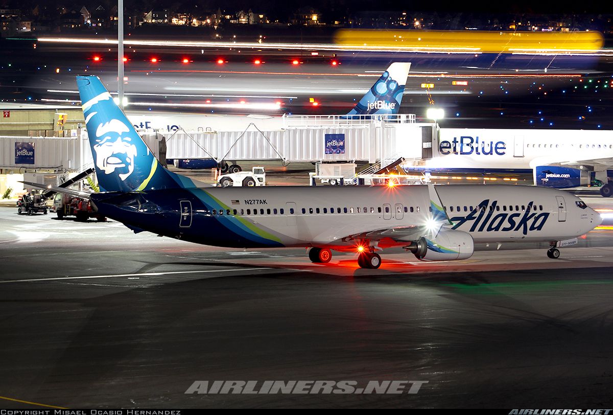 Boeing 737 900 Alaska Airlines Planes Wifi - HD Wallpaper 