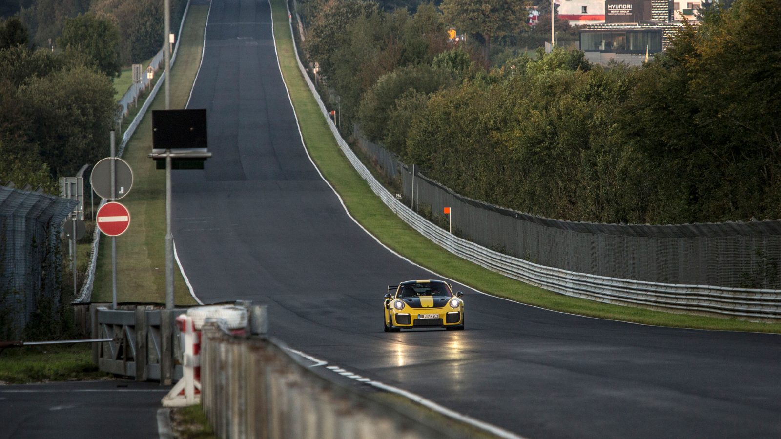 Another Amazing Nurburgring Lap Record For The - HD Wallpaper 
