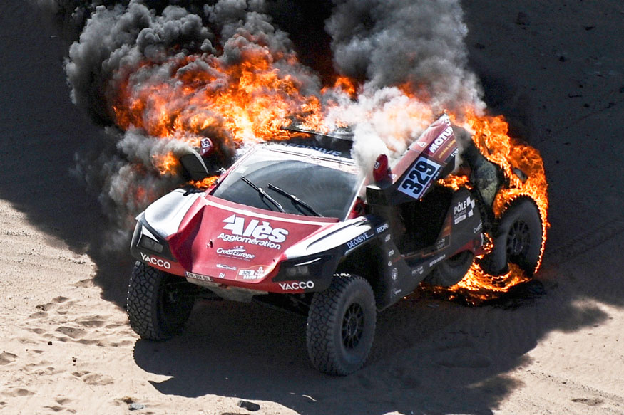 The Car Of Driver Dumas Romain And Co-driver Winocq - Romain Dumas Dakar Fire Car - HD Wallpaper 