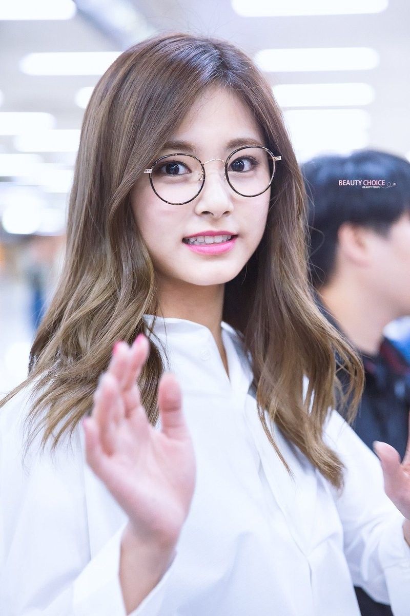 Tzuyu Twice With Glasses - HD Wallpaper 