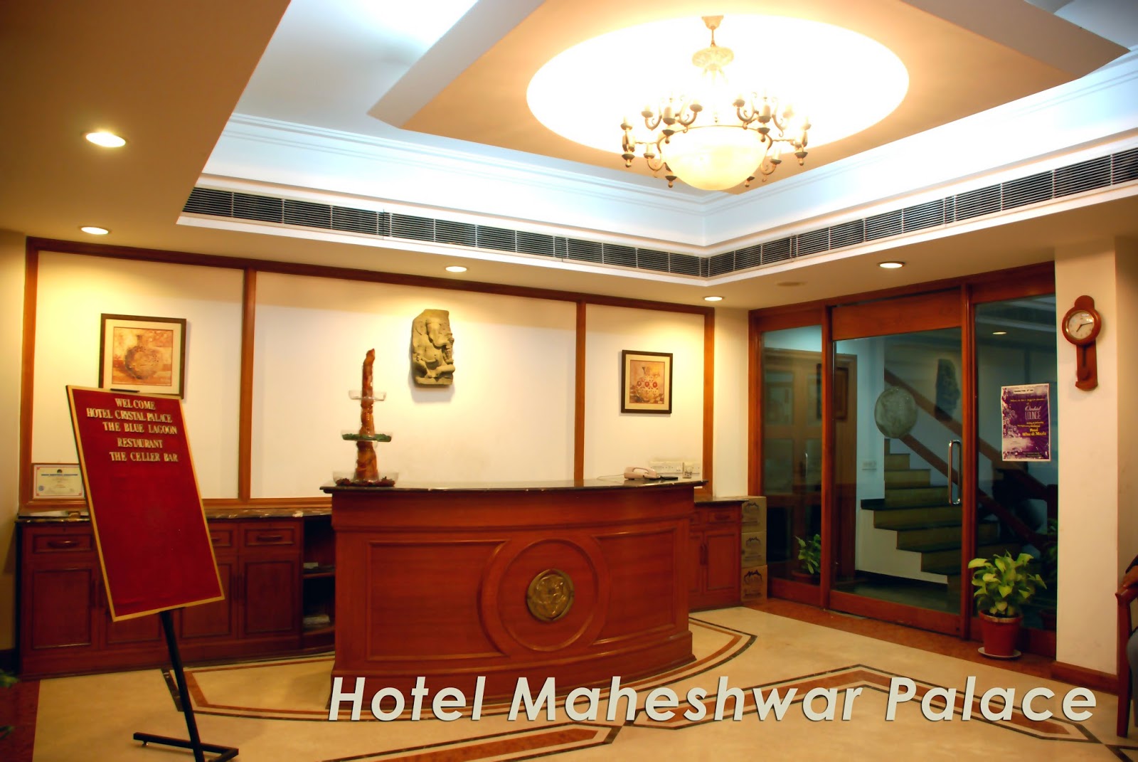 Maheshwar Palace - Wallpaper - Hotel Crystal Palace Meerut - HD Wallpaper 