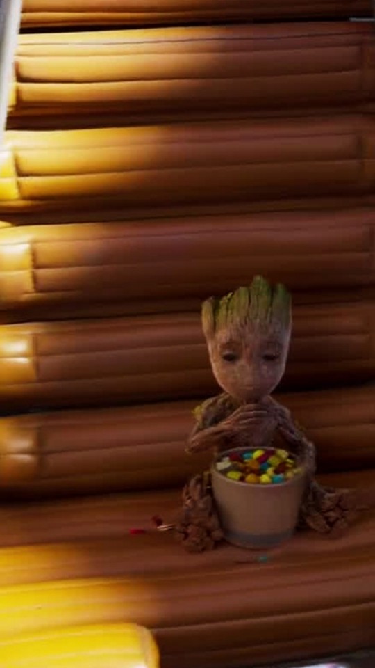 Baby Groot Eating Candy - HD Wallpaper 