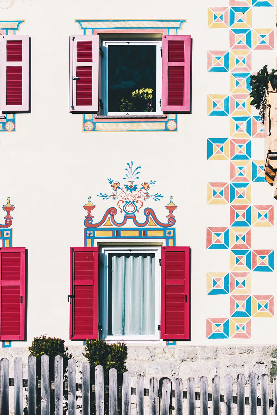Home Decor, Italy, Window, Selva Di Val Gardena, Interior - House - HD Wallpaper 