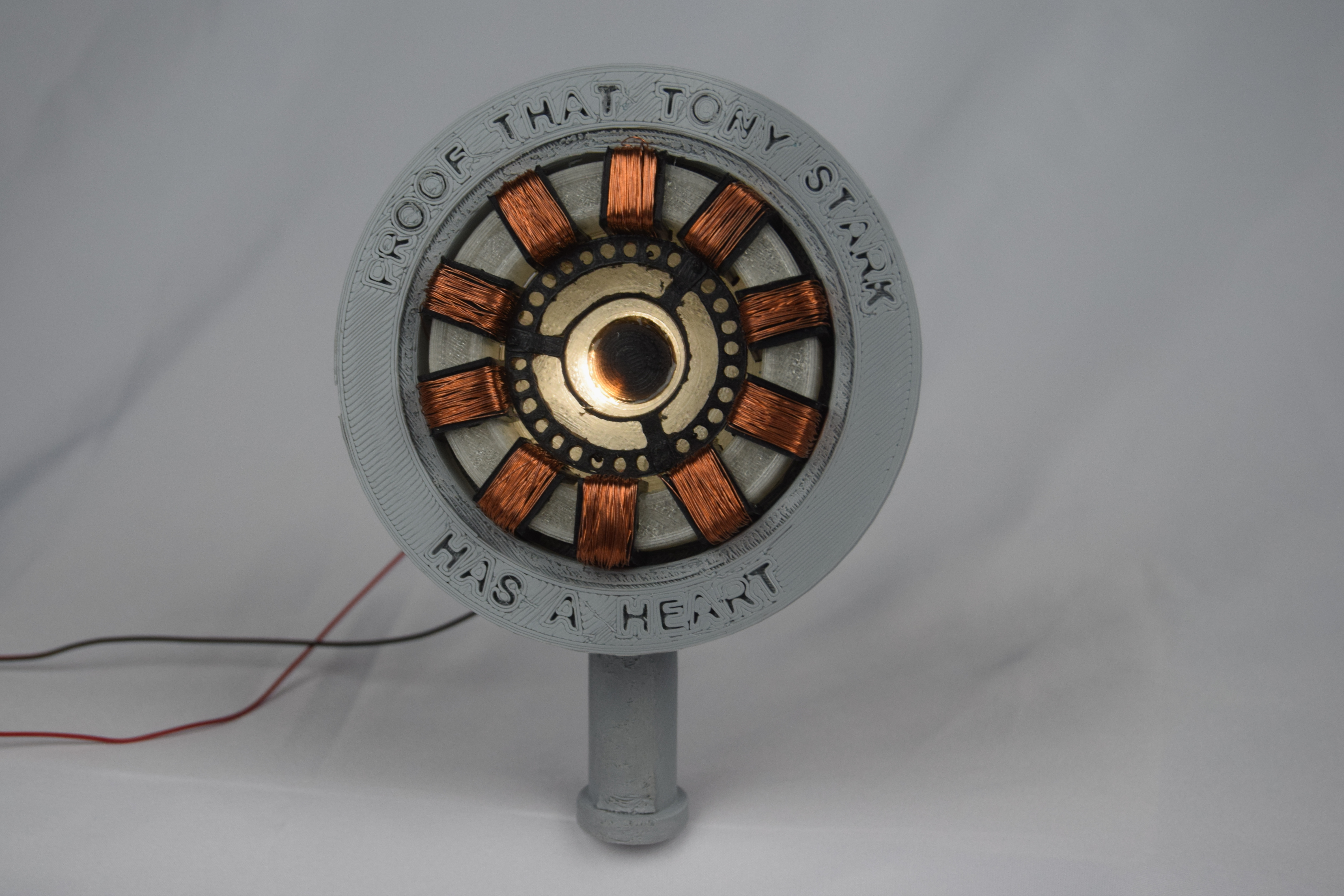 Tony Stark First Arc Reactor - HD Wallpaper 