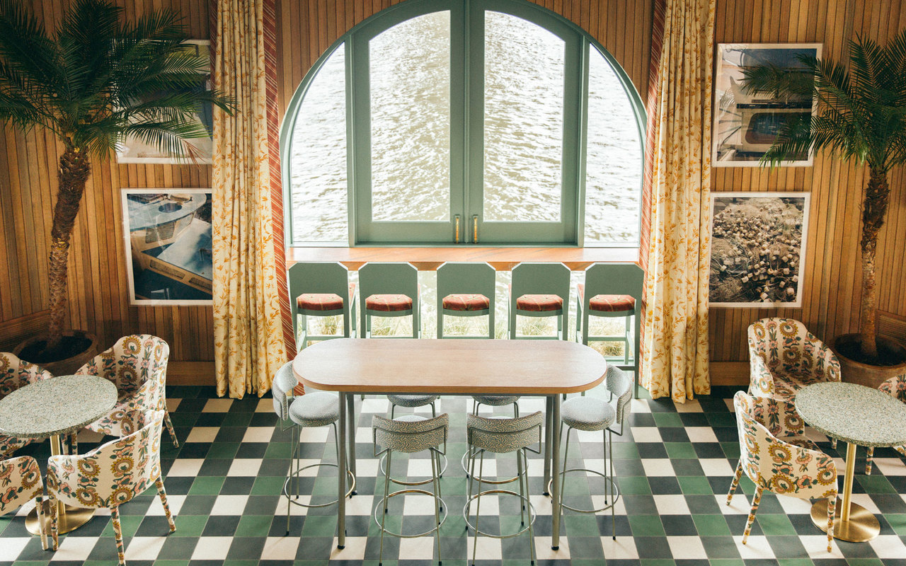 Mr Percival's - HD Wallpaper 